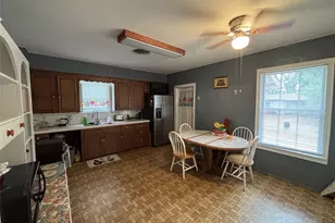 301 SE 5th St, Kerens, TX 75144 - Photo 10