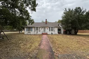 301 SE 5th St, Kerens, TX 75144 - Photo 6