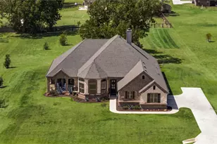 111 Eagle Point N, Azle, TX 76020 - Photo 1