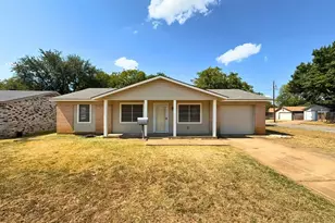 615 Crane Dr, Euless, TX 76039 - Photo 1