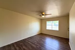 615 Crane Dr, Euless, TX 76039 - Photo 2