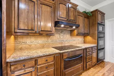 1616 Crow Creek Drive, Granbury, TX 76049 - Photo 12