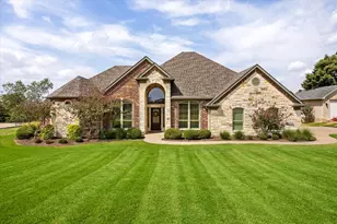 1616 Crow Creek Dr, Granbury, TX 76049 - Photo 1