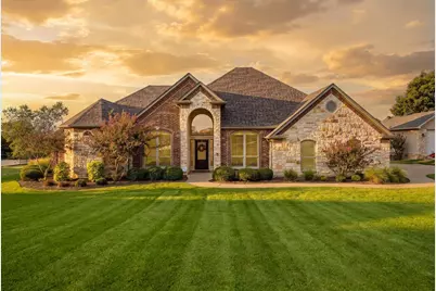 1616 Crow Creek Drive, Granbury, TX 76049 - Photo 4