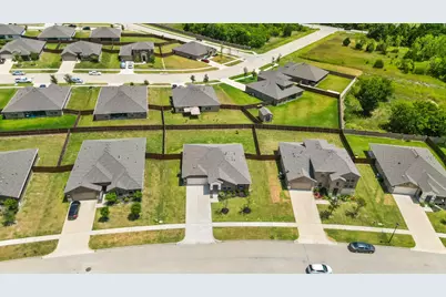 1338 Rolling Meadows Drive, Cedar Hill, TX 75104 - Photo 2