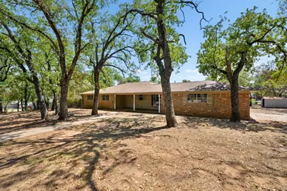 303 NW 32nd Street, Mineral Wells, TX 76067 - Photo 2