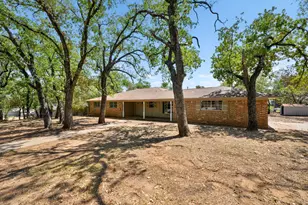 303 NW 32nd St, Mineral Wells, TX 76067 - Photo 2
