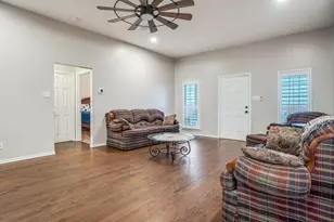 108 High Meadows Ct, Decatur, TX 76234 - Photo 4