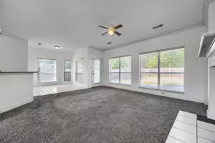 7018 Echo Lake Ct, Arlington, TX 76001 - Photo 4