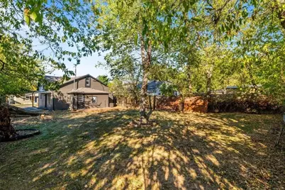 306 Hall Street, Whitesboro, TX 76273 - Photo 12
