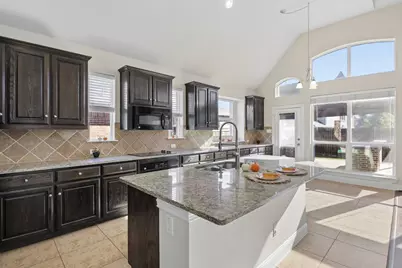 7036 Miramar, Grand Prairie, TX 75054 - Photo 10