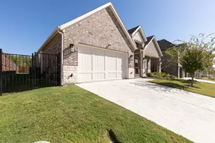 10129 La Frontera Dr, Fort Worth, TX 76179 - Photo 2