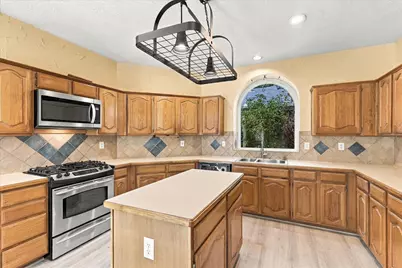 8302 Brentwood Street, Rowlett, TX 75088 - Photo 10