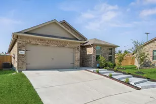 765 Beebrush Dr, Fort Worth, TX 76131 - Photo 4