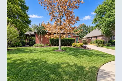 2912 Meadow Glen Drive, Flower Mound, TX 75022 - Photo 2