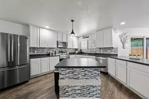 207 Equestrian Dr, Waxahachie, TX 75165 - Photo 8
