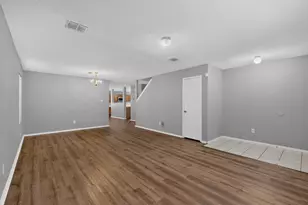 3040 Clemente Dr, Grand Prairie, TX 75052 - Photo 6