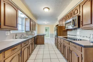 1405 Lakewood Dr, Sherman, TX 75092 - Photo 6