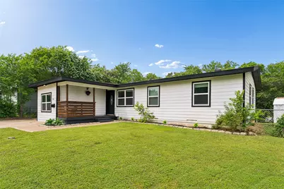 1106 E Strong Parkway, Grand Prairie, TX 75050 - Photo 1