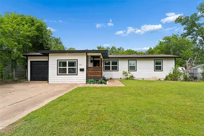 1106 E Strong Parkway, Grand Prairie, TX 75050 - Photo 2