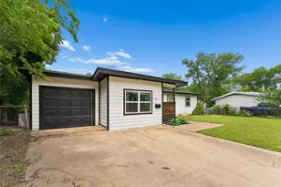 1106 E Strong Pkwy, Grand Prairie, TX 75050 - Photo 14