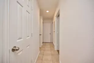 512 E Mission St, Crowley, TX 76036 - Photo 32
