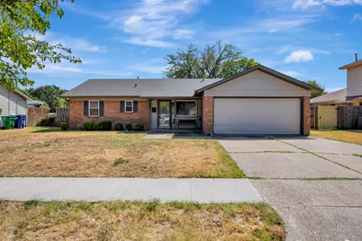 512 E Mission Street, Crowley, TX 76036 - Photo 1