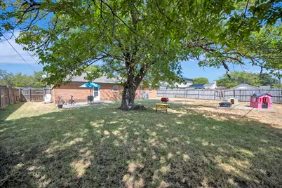 512 E Mission Street, Crowley, TX 76036 - Photo 34