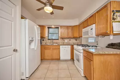 512 E Mission Street, Crowley, TX 76036 - Photo 4