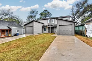 319 E Hull St, Denison, TX 75021 - Photo 2