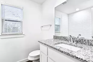 319 E Hull St, Denison, TX 75021 - Photo 16
