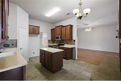 1701 Manten Boulevard, Denton, TX 76208 - Photo 12