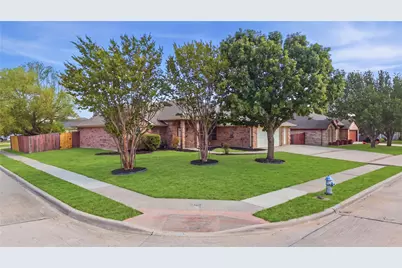 1701 Manten Boulevard, Denton, TX 76208 - Photo 2