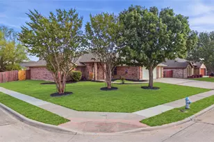 1701 Manten Blvd, Denton, TX 76208 - Photo 2