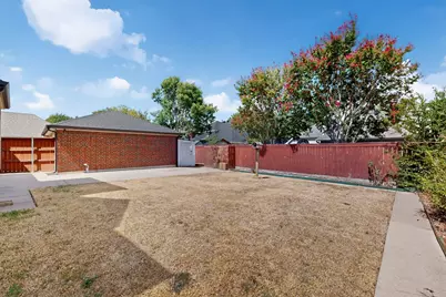 542 Clayton Street, Grand Prairie, TX 75052 - Photo 40
