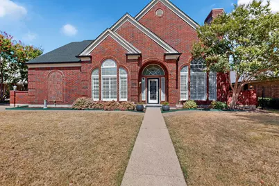 542 Clayton Street, Grand Prairie, TX 75052 - Photo 2