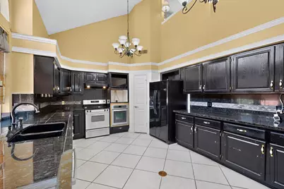 542 Clayton Street, Grand Prairie, TX 75052 - Photo 12