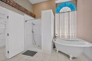 542 Clayton St, Grand Prairie, TX 75052 - Photo 20