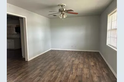 117 N Broadway Street, Joshua, TX 76058 - Photo 6