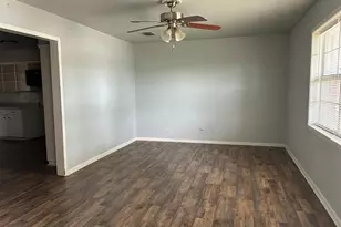 117 N Broadway St, Joshua, TX 76058 - Photo 6