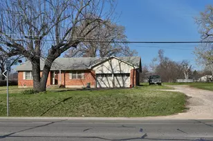 117 N Broadway St, Joshua, TX 76058 - Photo 4