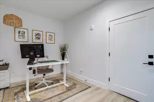 2038 N Prairie Ave, Dallas, TX 75204 - Photo 20