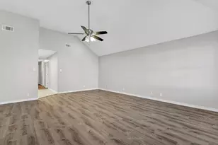 914 W Houston St, Sherman, TX 75092 - Photo 4