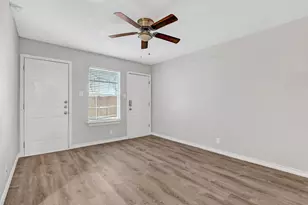 914 W Houston St, Sherman, TX 75092 - Photo 12