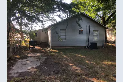 404 N Mill Street, Bowie, TX 76230 - Photo 6