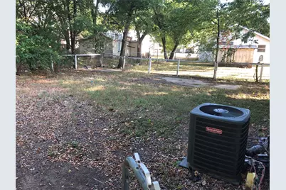 404 N Mill Street, Bowie, TX 76230 - Photo 4