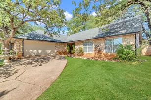 2225 Ridgedale Dr, Arlington, TX 76013 - Photo 2