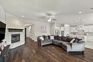 288 Brazos St, Burleson, TX 76028 - Photo 6
