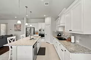 288 Brazos St, Burleson, TX 76028 - Photo 12