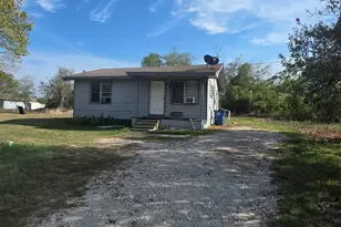 1218 E Milam St, Mexia, TX 76667 - Photo 2
